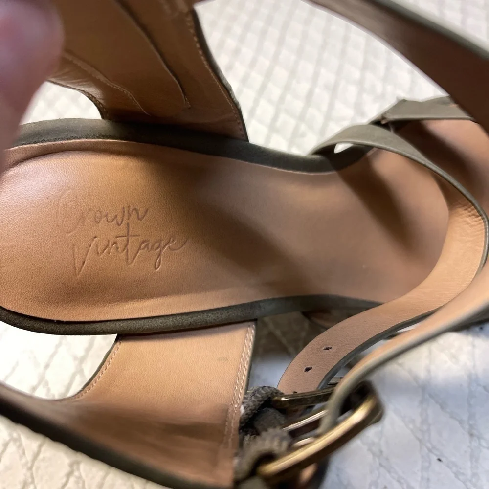 Crown Vintage greyis/ green (dark sage)Wedge Sandals